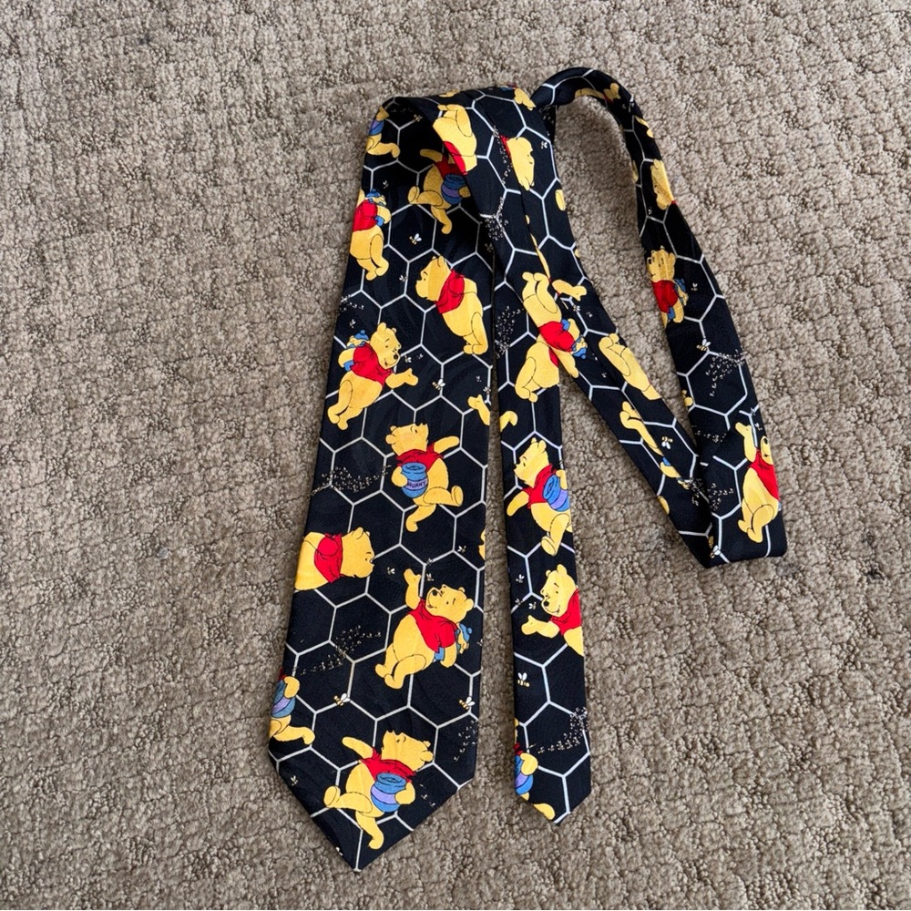 Novelty Winnie the Pooh silk neck Tie in Navy and Yellow vintage